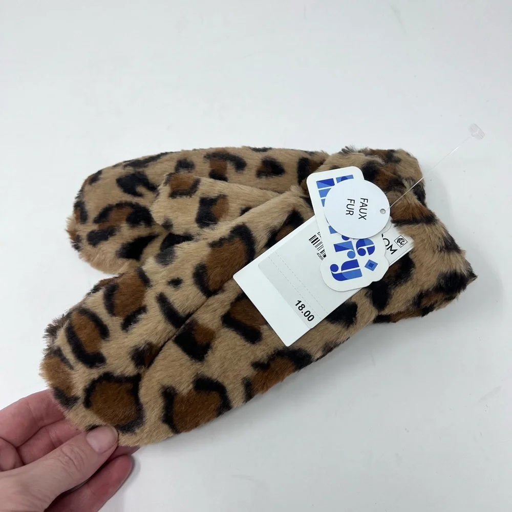 Girl’s Make It Merry Faux Fur Mittens | NWT